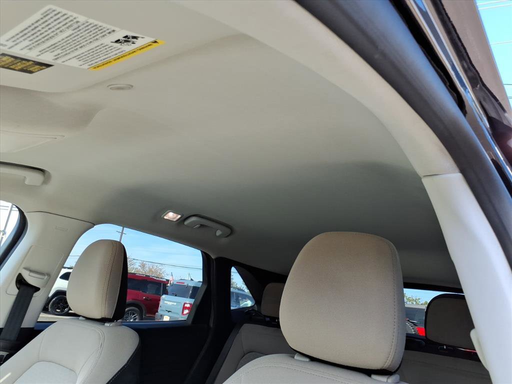 Certified 2022 Ford Escape SE w/ Cold Weather Package image 16