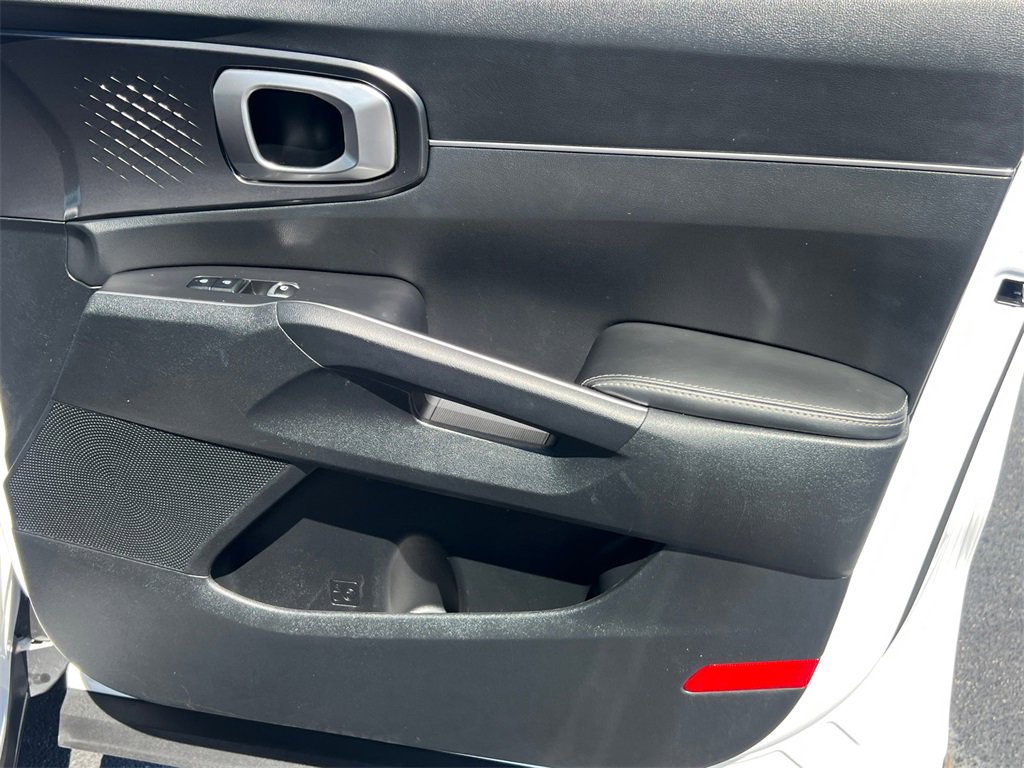 Used 2022 Kia Sorento LX image 14