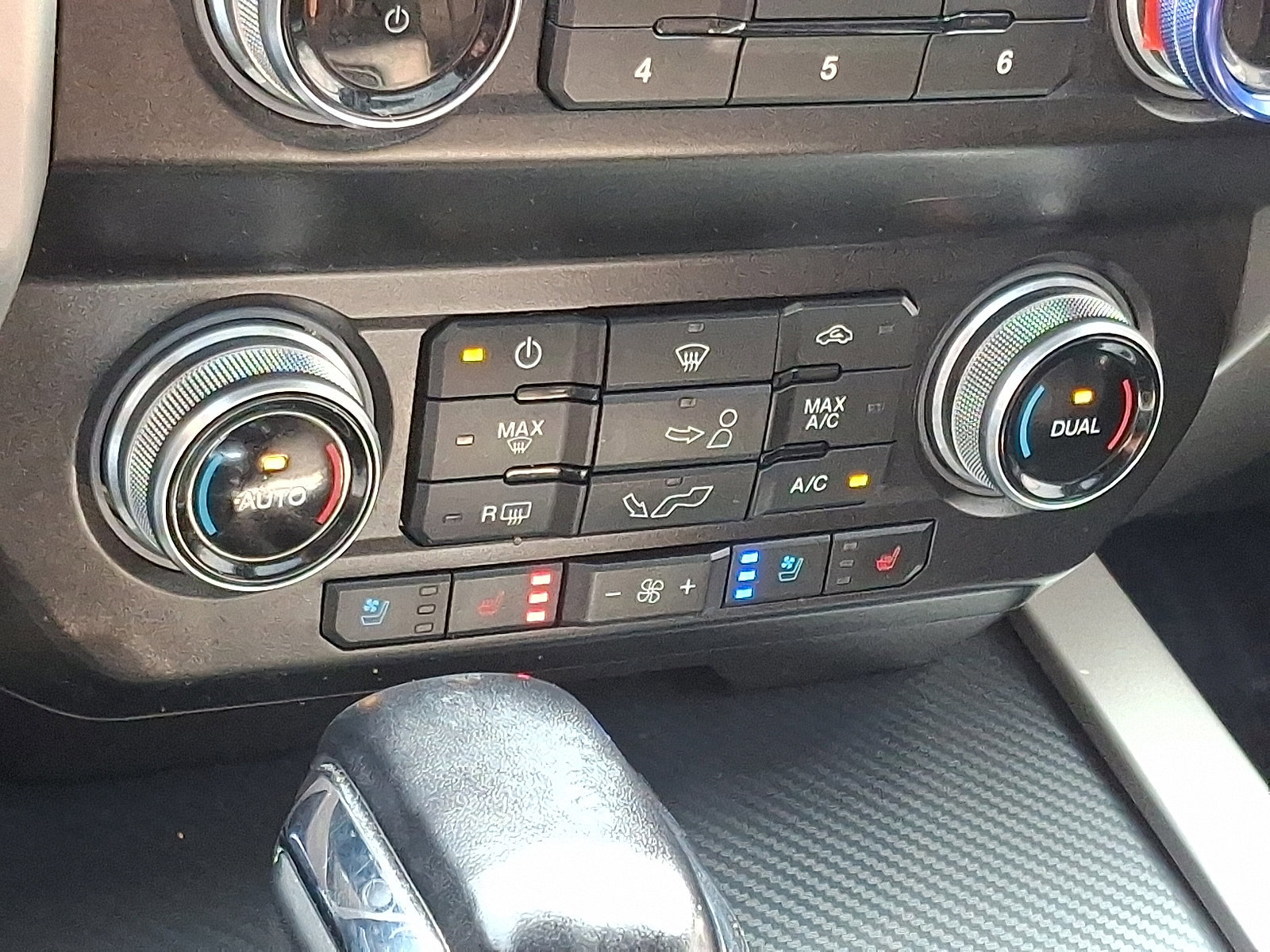 Certified 2020 Ford F150 Lariat w/ Equipment Group 502A Luxury image 17