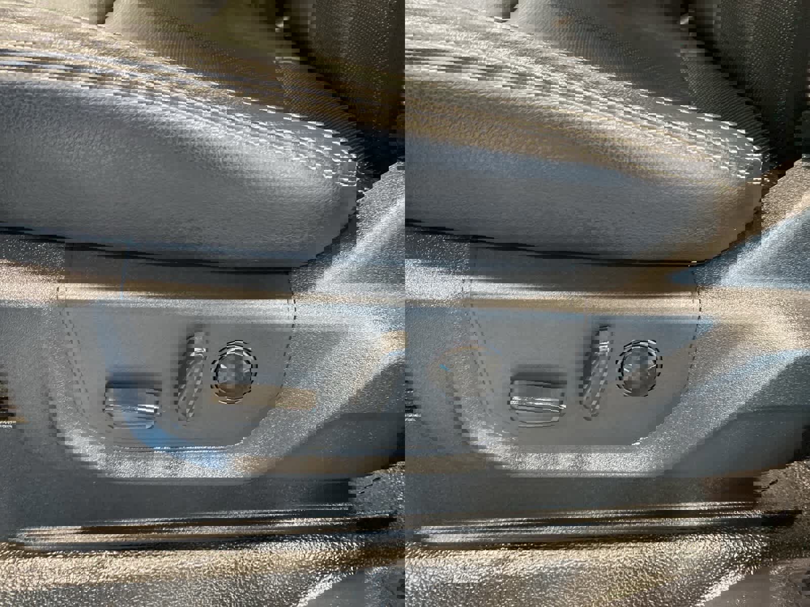 Certified 2022 Ford F350 Lariat w/ Lariat Ultimate Package image 16