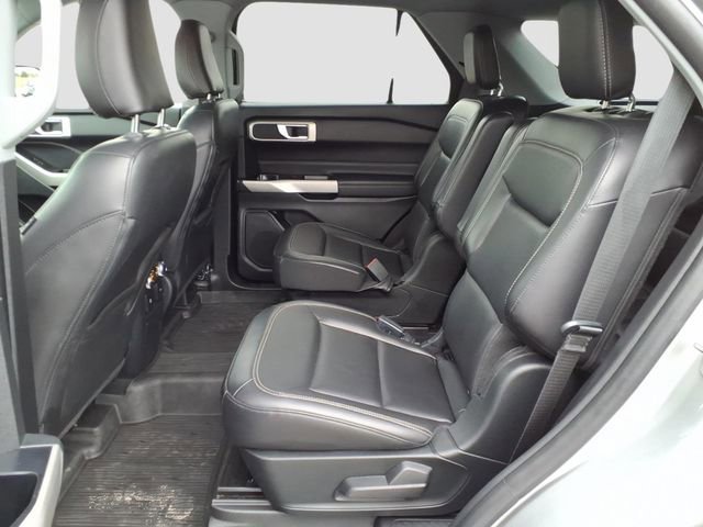 Certified 2022 Ford Explorer XLT w/ Equipment Group 202A image 7