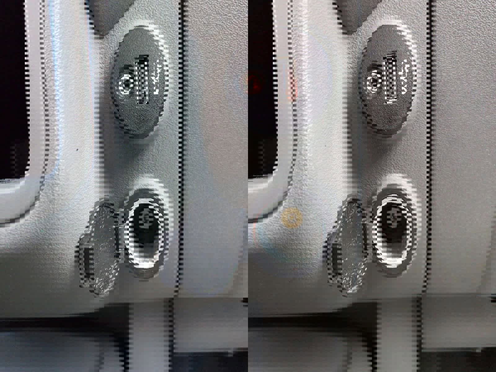 Used 2018 Nissan Frontier SV image 31