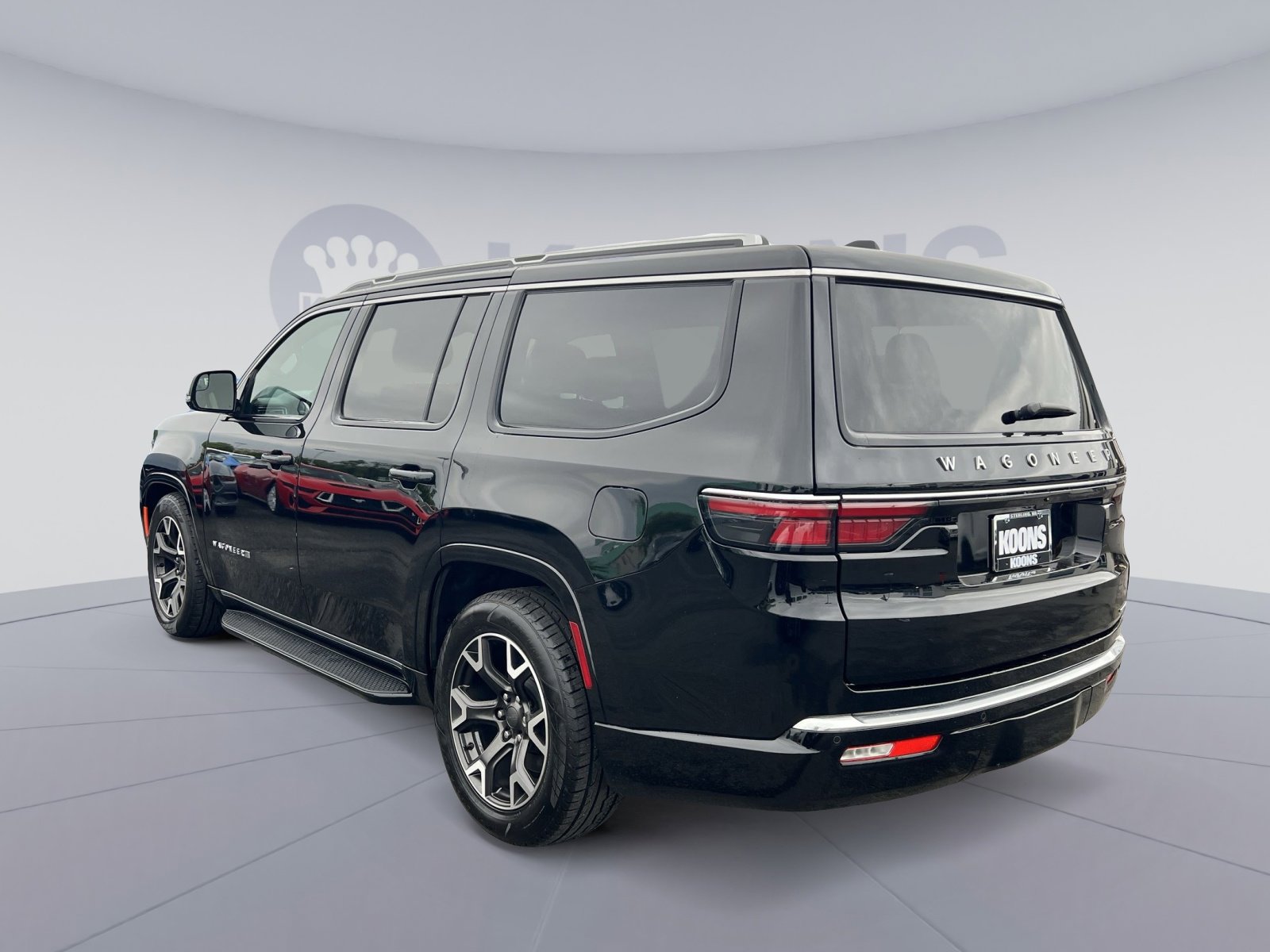 Used 2024 Jeep Wagoneer Series III AWD/4WD image 14