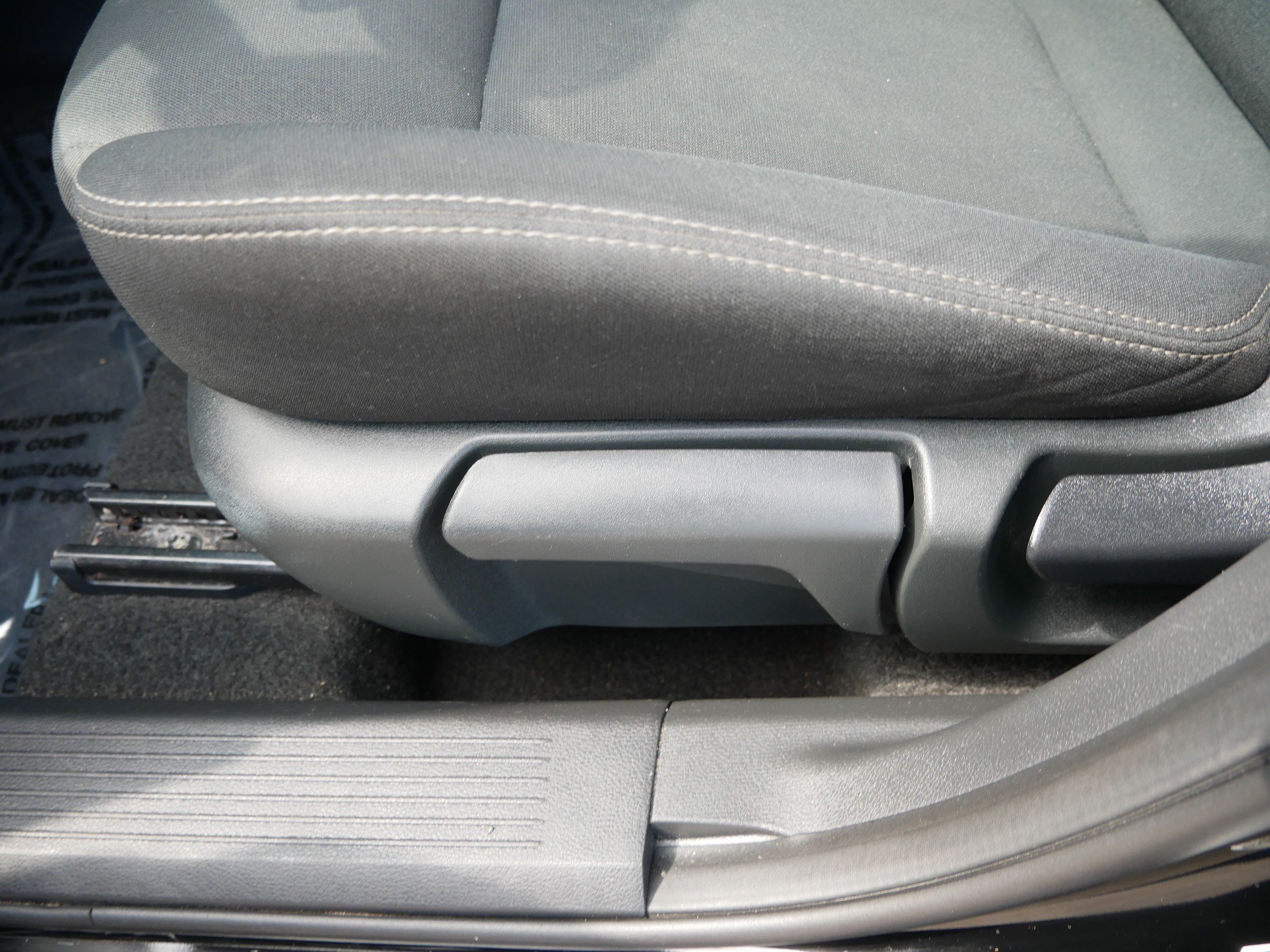 Used 2024 Nissan Rogue S AWD/4WD image 19