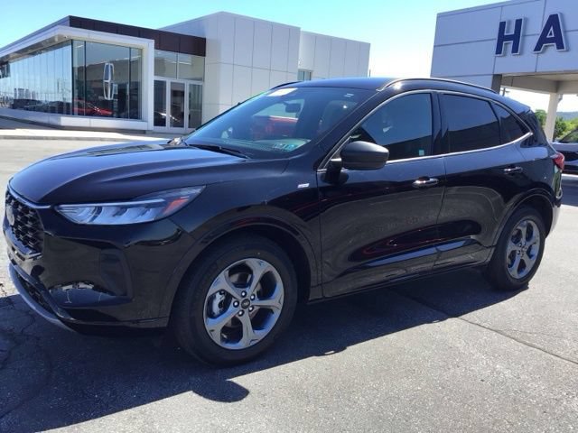 Certified 2023 Ford Escape ST-Line w/ Tech Pack #1 AWD/4WD image 2
