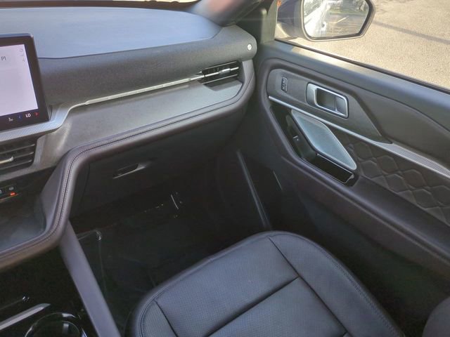 Certified 2025 Ford Explorer Platinum w/ Ultimate Package image 17