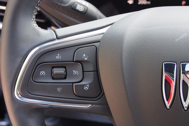 Used 2025 Buick Envista Sport Touring w/ Convenience I Package FWD image 23