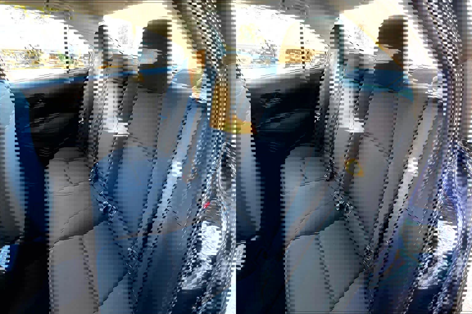 Used 2023 Toyota Corolla LE image 21