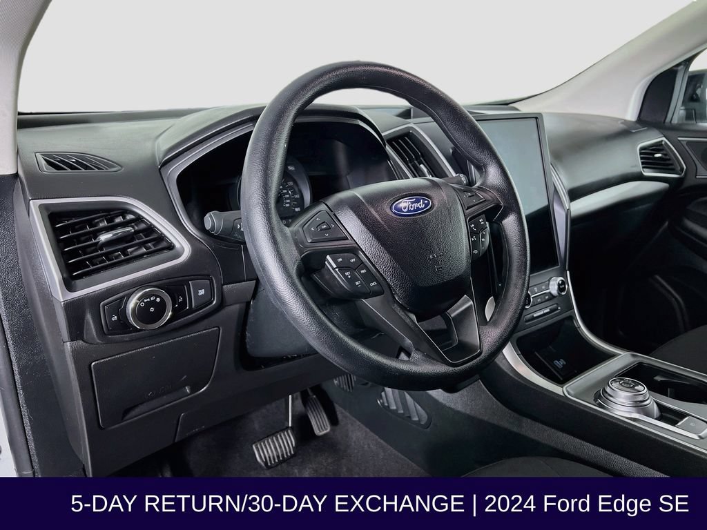 Certified 2024 Ford Edge SE w/ Black Appearance Package AWD/4WD image 11