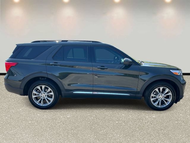 Certified 2024 Ford Explorer XLT w/ Equipment Group 202A AWD/4WD image 4