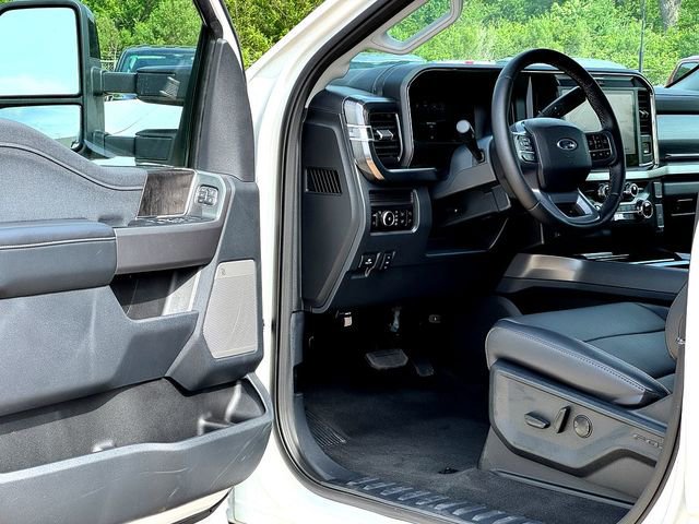 Certified 2025 Ford F250 Lariat w/ Lariat Ultimate Package AWD/4WD image 8