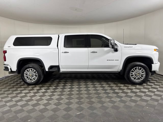 Used 2023 Chevrolet Silverado 2500 High Country w/ Technology Package AWD/4WD image 2
