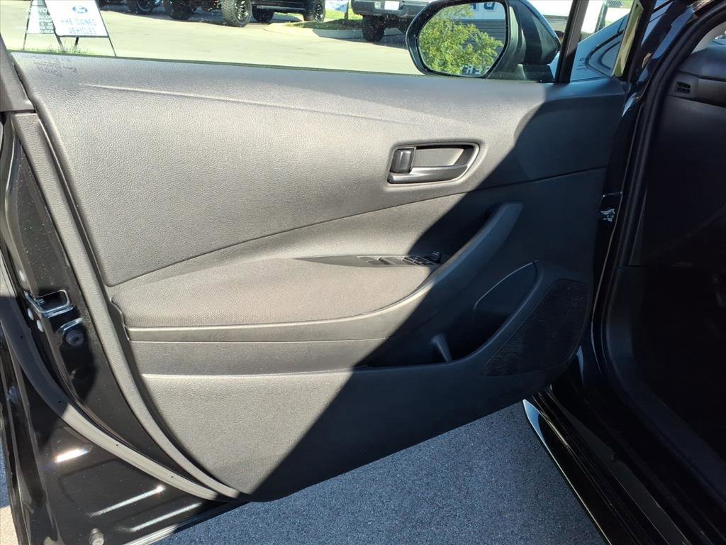 Used 2022 Toyota Corolla LE image 11