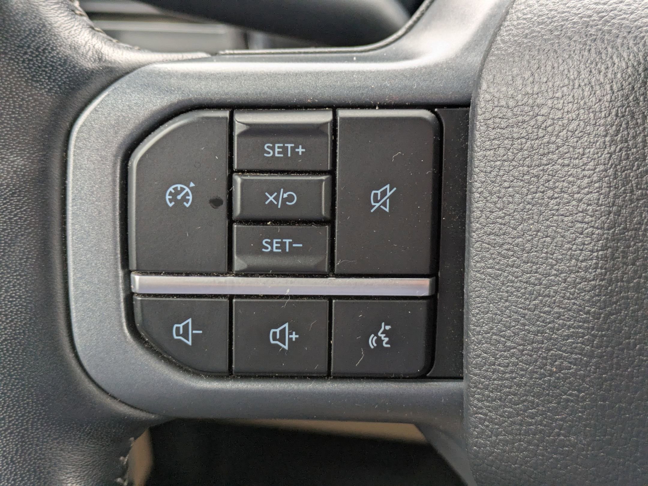 Certified 2024 Ford F350 Lariat w/ Chrome Package image 16