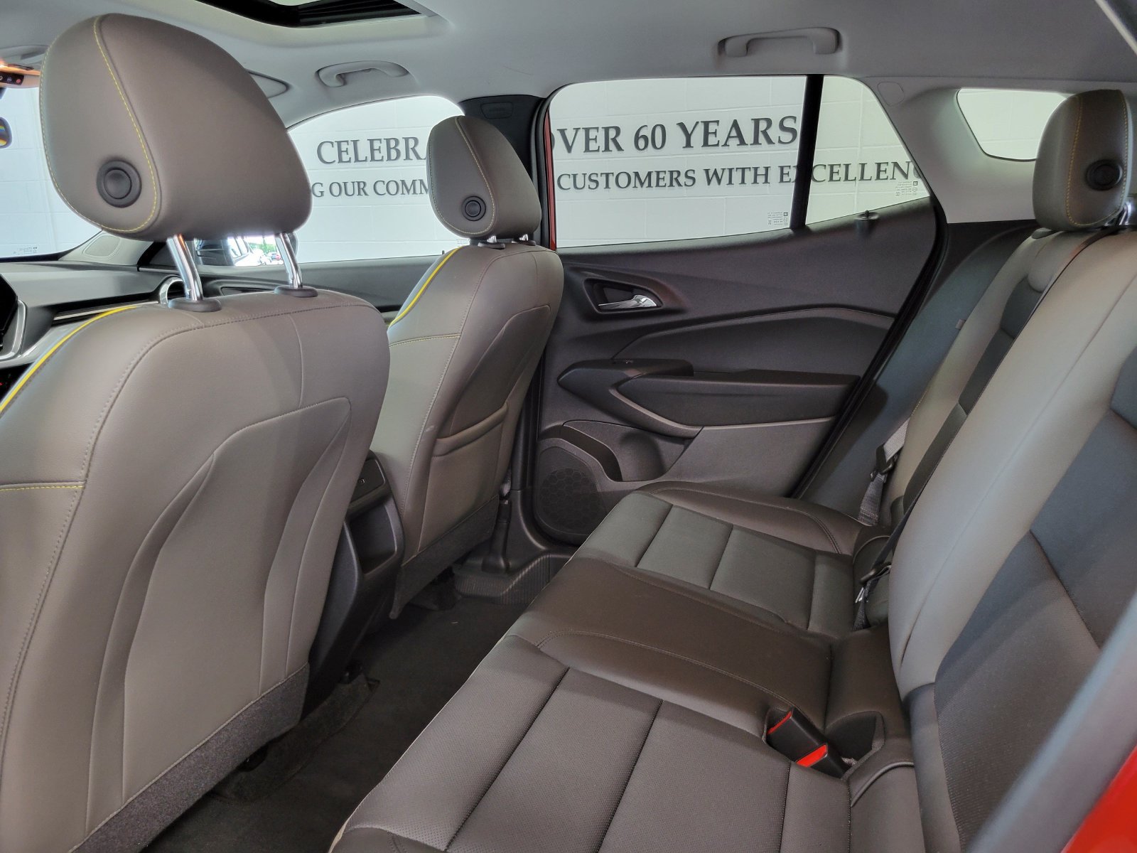 Used 2024 Chevrolet Trax ACTIV w/ Sunroof Package FWD image 26