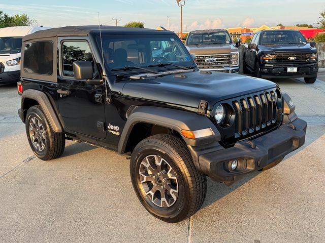Used 2018 Jeep Wrangler Sport AWD/4WD image 3
