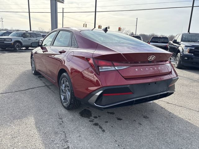 Used 2024 Hyundai Elantra SEL image 10