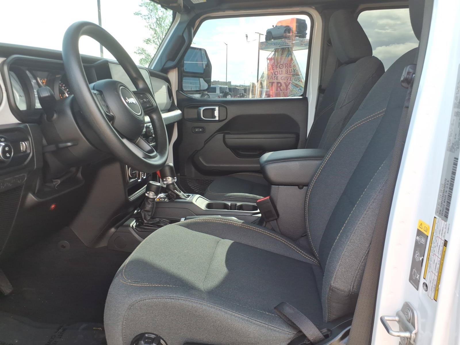 Used 2025 Jeep Gladiator Sport AWD/4WD image 10