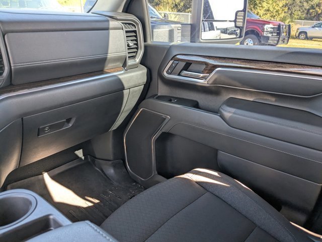 Used 2024 GMC Sierra 2500 SLE w/ SLE Value Package; image 17