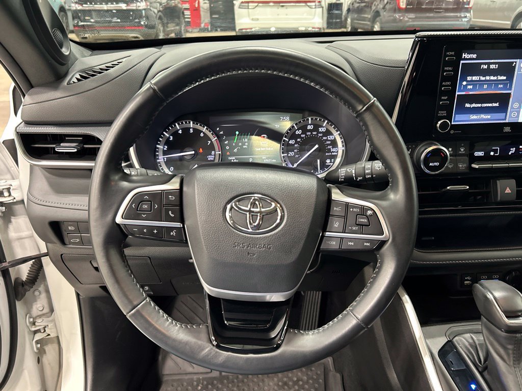 Used 2022 Toyota Highlander XSE AWD/4WD image 15