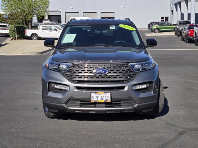 Certified 2024 Ford Explorer XLT w/ Equipment Group 202A RWD image 2