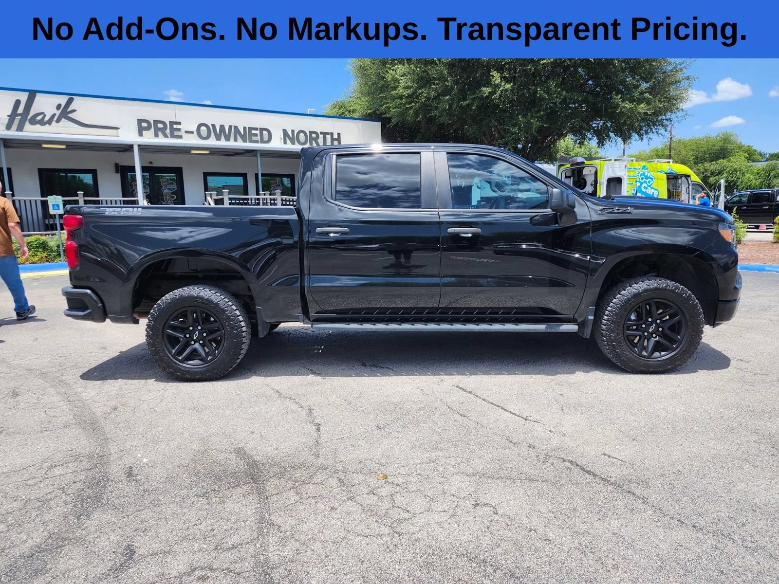 Used 2022 Chevrolet Silverado 1500 Custom Trail Boss w/ Midnight Edition AWD/4WD image 1
