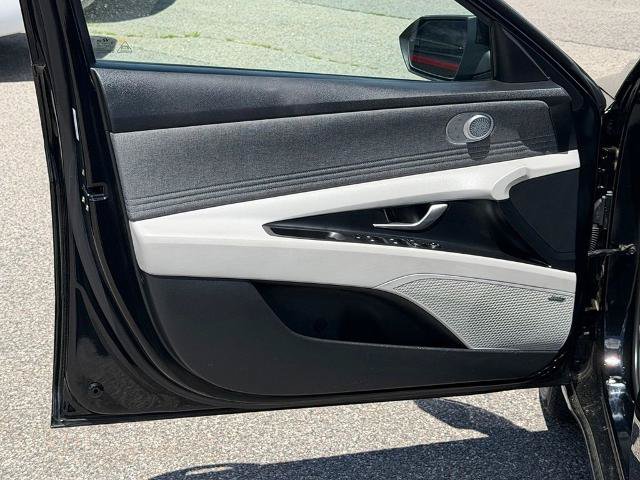 Used 2023 Hyundai Elantra Limited w/ Cargo Package FWD image 10