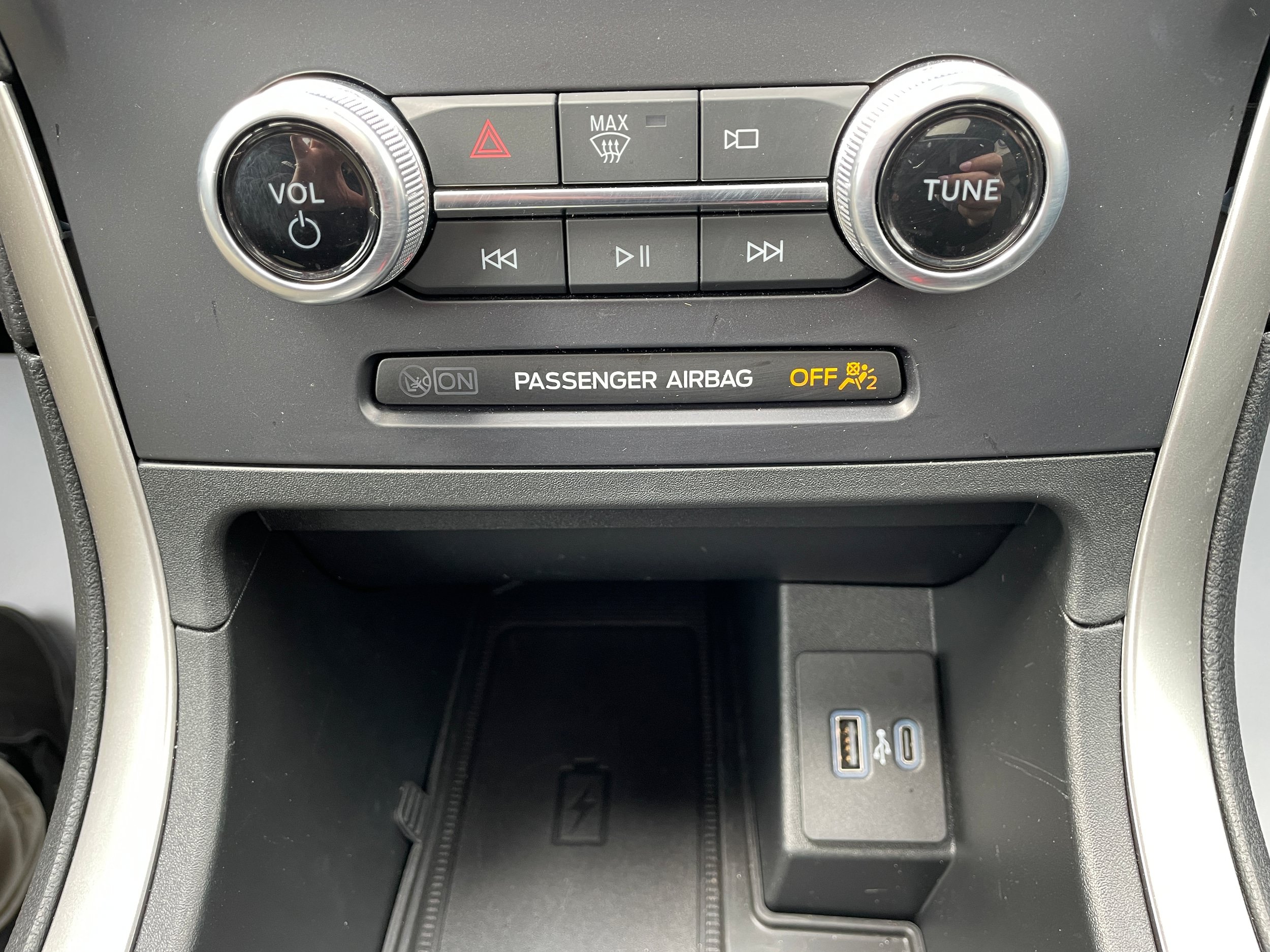 Certified 2024 Ford Edge ST-Line AWD/4WD image 23