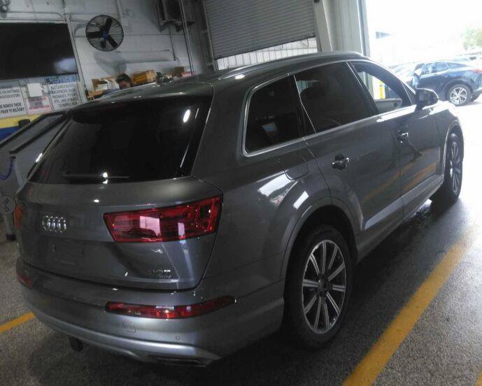 Used 2017 Audi Q7 3.0T Premium AWD/4WD image 2