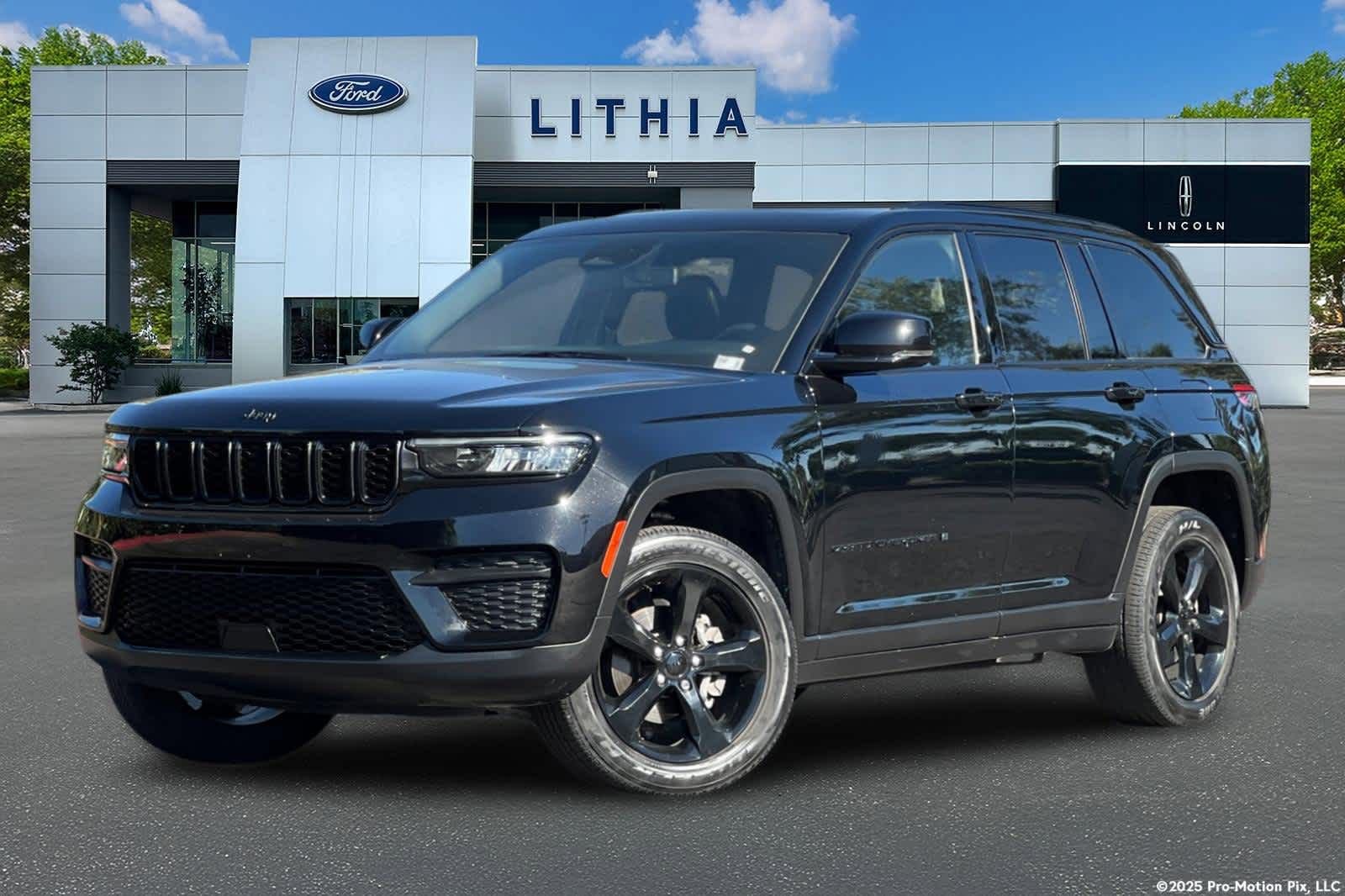 Used 2023 Jeep Grand Cherokee Altitude