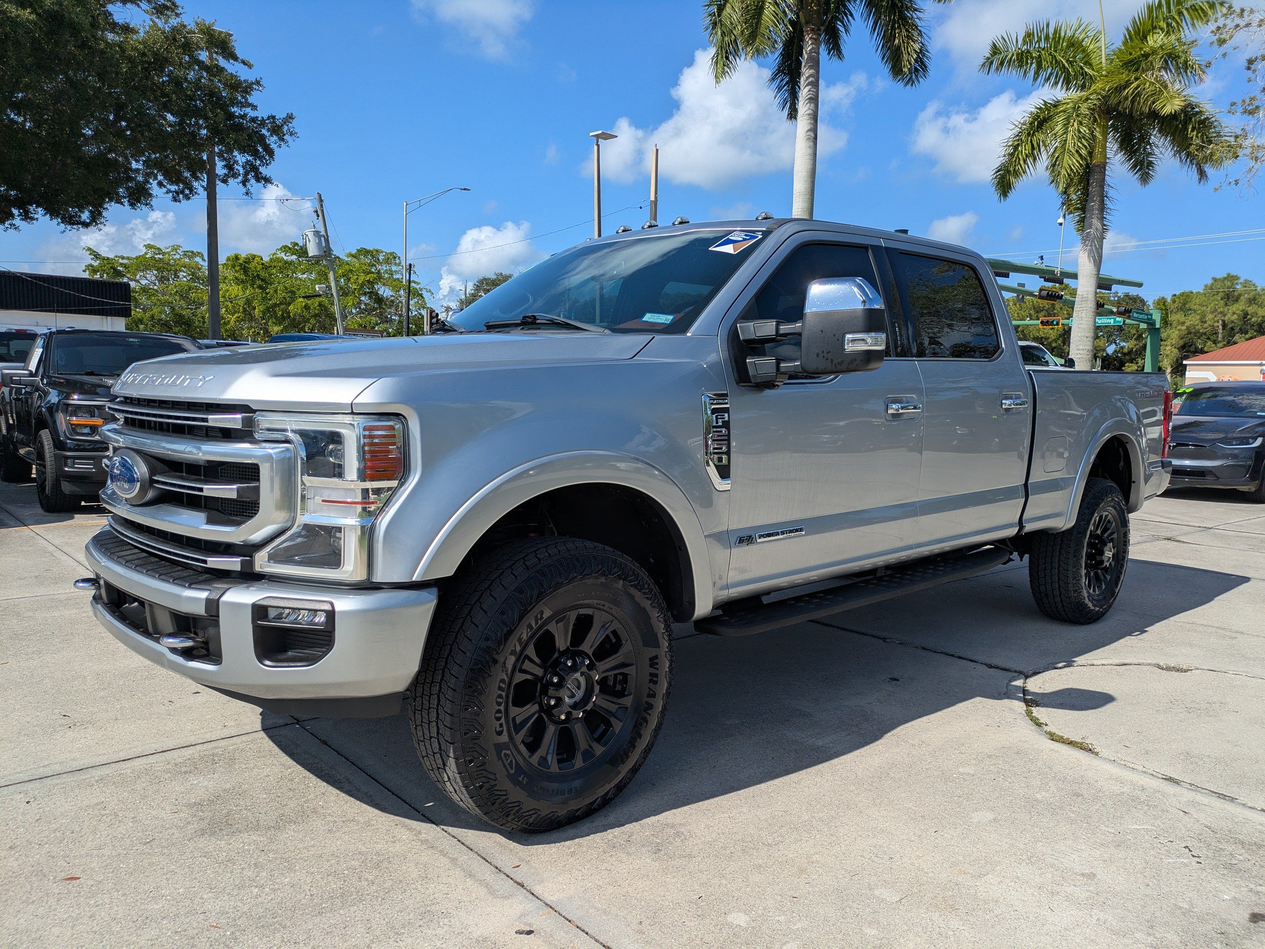 Certified 2022 Ford F250 Platinum w/ Tremor Off-Road Package AWD/4WD image 7