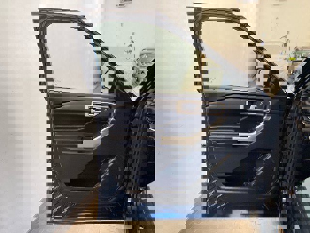 Certified 2022 Ford Explorer XLT w/ Equipment Group 202A image 16