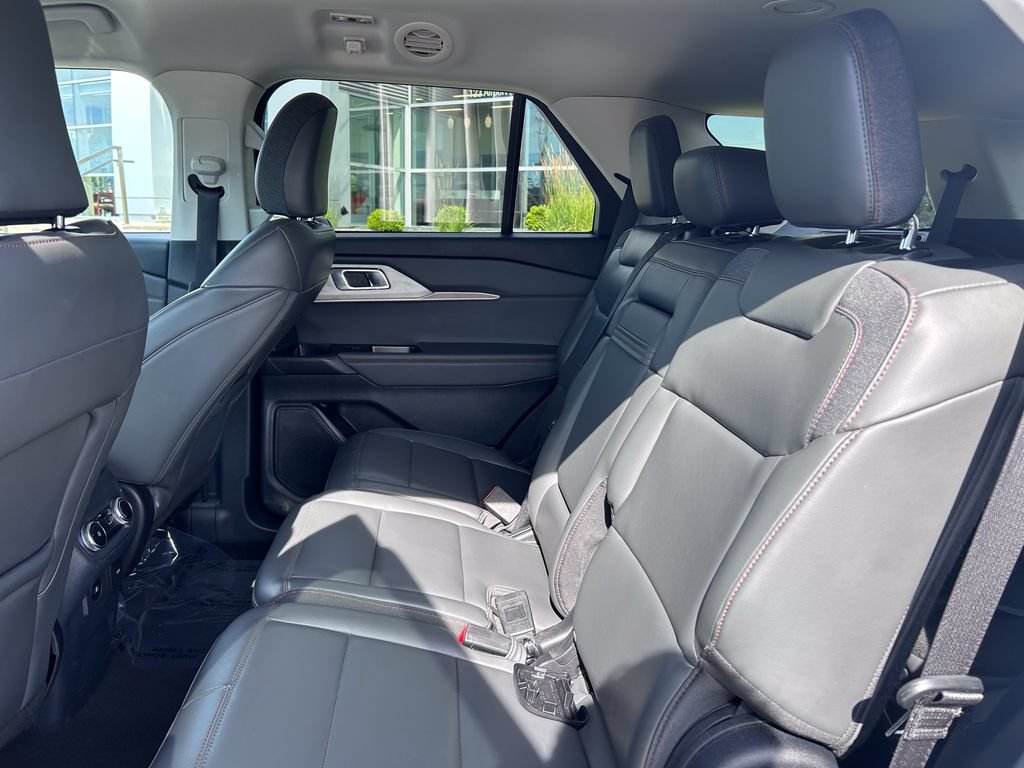 Certified 2025 Ford Explorer Active w/ Active Comfort Package AWD/4WD image 13