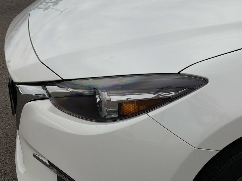 Used 2018 MAZDA MAZDA3 Grand Touring w/ Premium Equipment Package FWD image 10