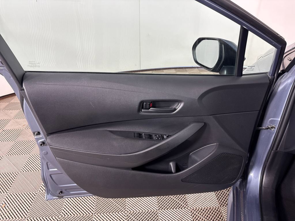 Used 2022 Toyota Corolla LE FWD image 21