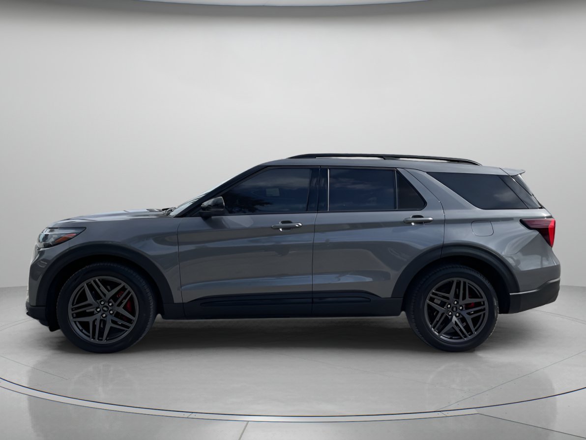 Certified 2025 Ford Explorer ST AWD/4WD image 5
