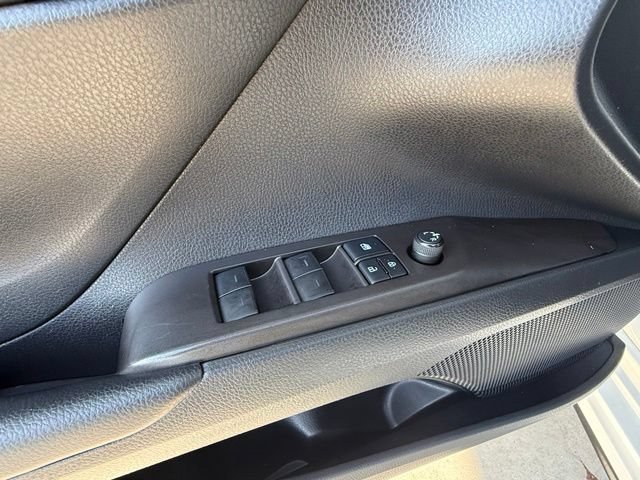 Used 2022 Toyota Camry SE FWD image 13