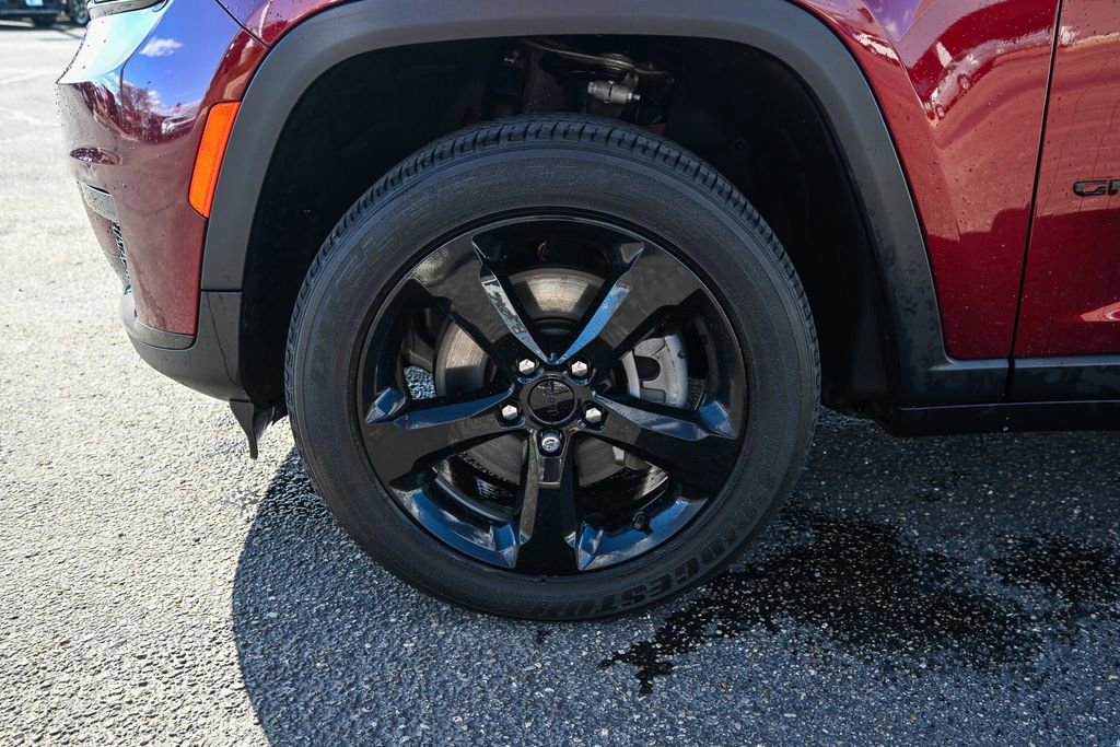 Used 2023 Jeep Grand Cherokee L Laredo AWD/4WD image 15