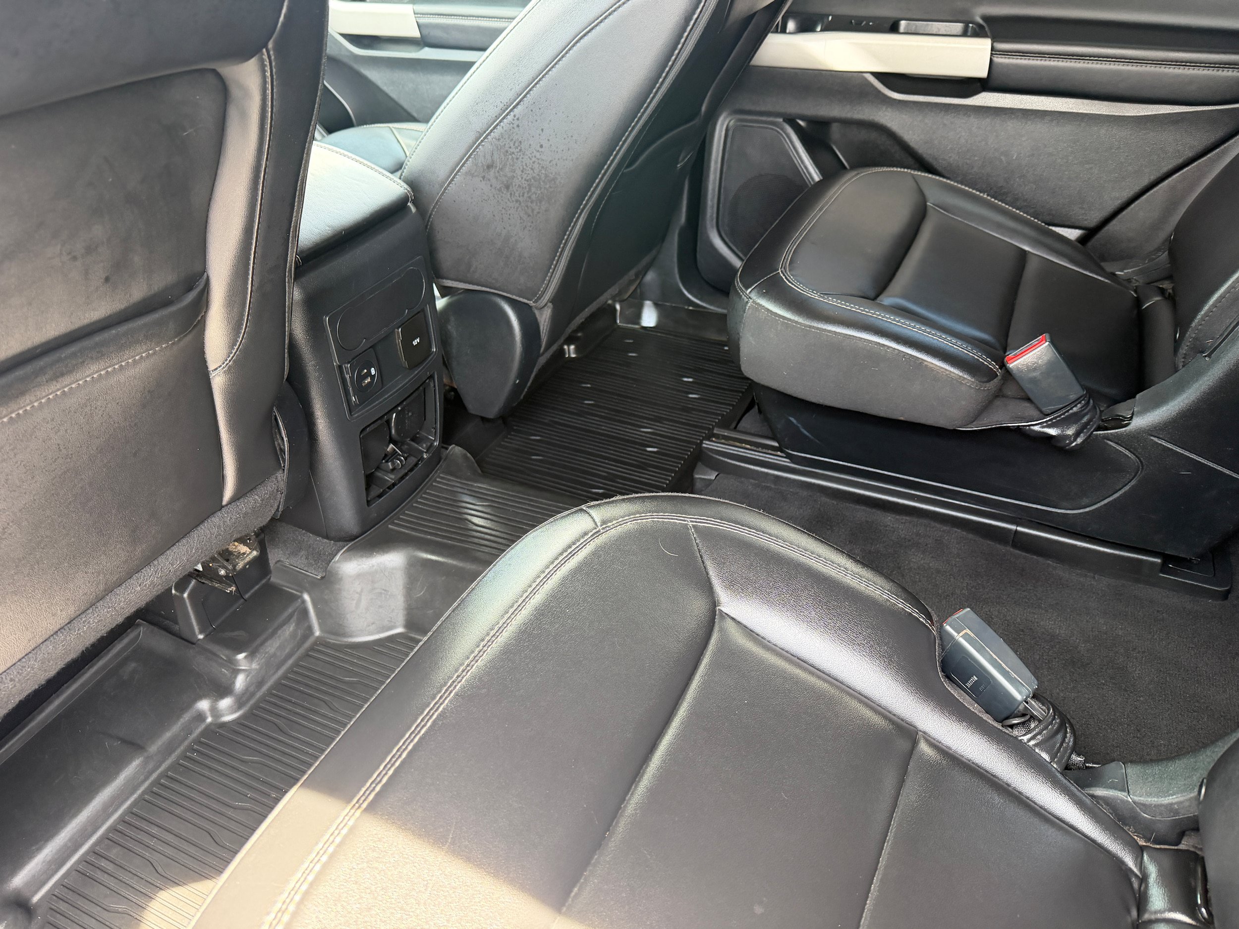 Certified 2022 Ford Explorer XLT w/ Equipment Group 202A AWD/4WD image 20