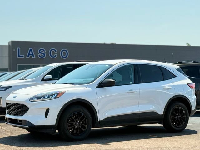 Certified 2022 Ford Escape SE w/ Convenience Package AWD/4WD image 1