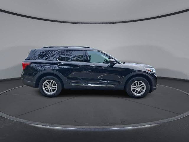 Certified 2025 Ford Explorer Active AWD/4WD image 9