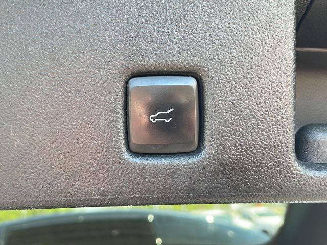 Certified 2022 Ford Escape Titanium w/ Titanium Elite Package AWD/4WD image 32