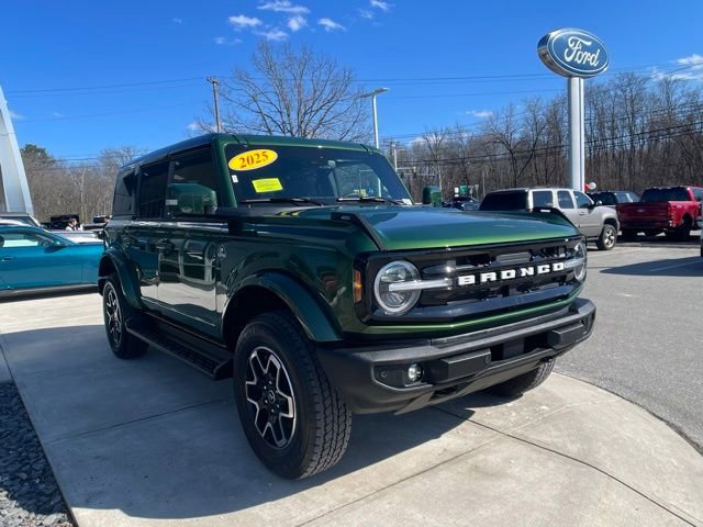 Certified 2025 Ford Bronco Outer Banks AWD/4WD image 2
