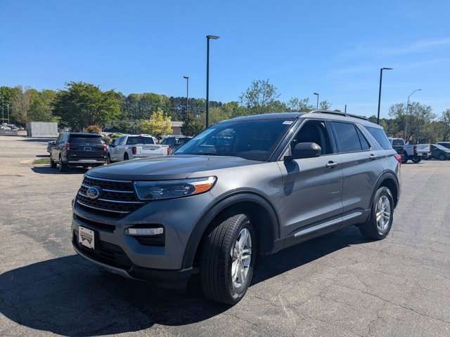 Certified 2023 Ford Explorer XLT w/ Equipment Group 202A AWD/4WD image 4