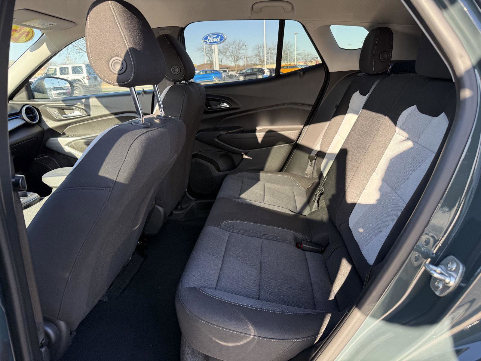 Used 2025 Chevrolet Trax LS w/ LS Convenience Package image 14