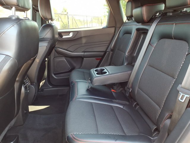 Certified 2024 Ford Escape ST-Line w/ Tech Pack #1 AWD/4WD image 6