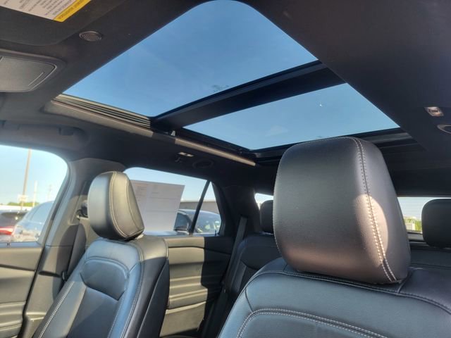 Certified 2020 Ford Explorer XLT w/ Equipment Group 202A AWD/4WD image 4