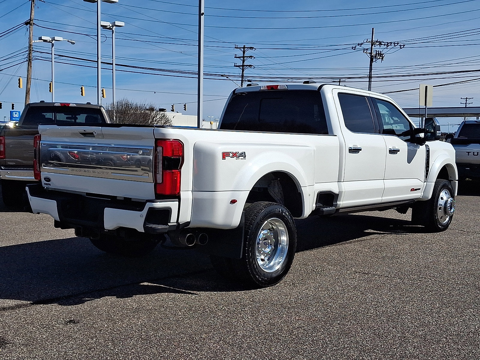 Certified 2024 Ford F450 Platinum w/ FX4 Off-Road Package image 7