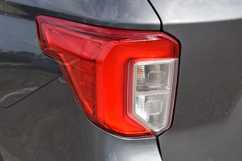 Certified 2024 Ford Explorer XLT w/ Equipment Group 202A AWD/4WD image 12