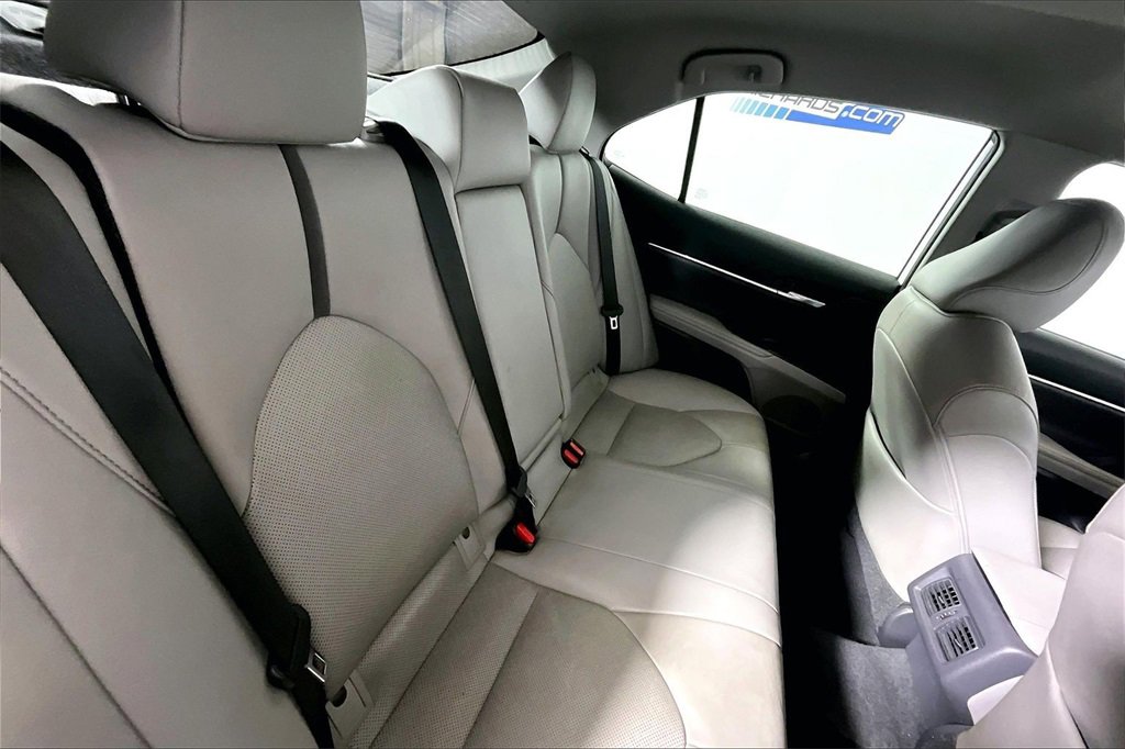 Used 2021 Toyota Camry XLE image 22